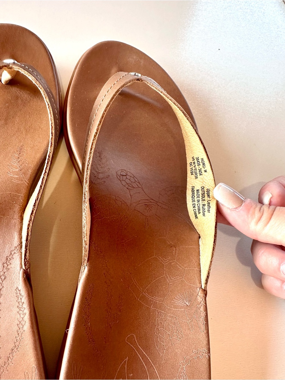 NWOT Women’s OluKai Honu Flip Flop Leather Sandals - Picture 9 of 11